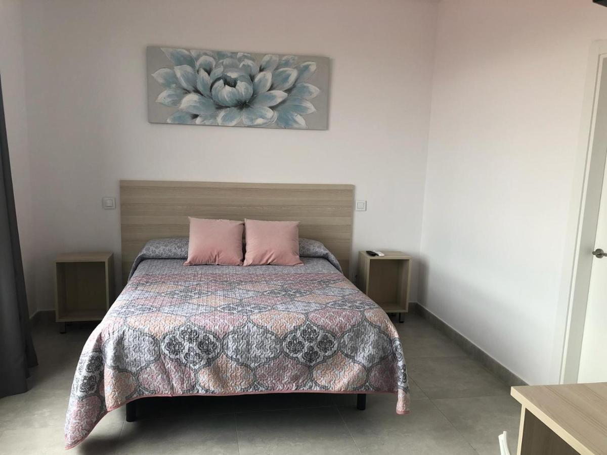 Hostal La Taurina Санта-Олалья Экстерьер фото